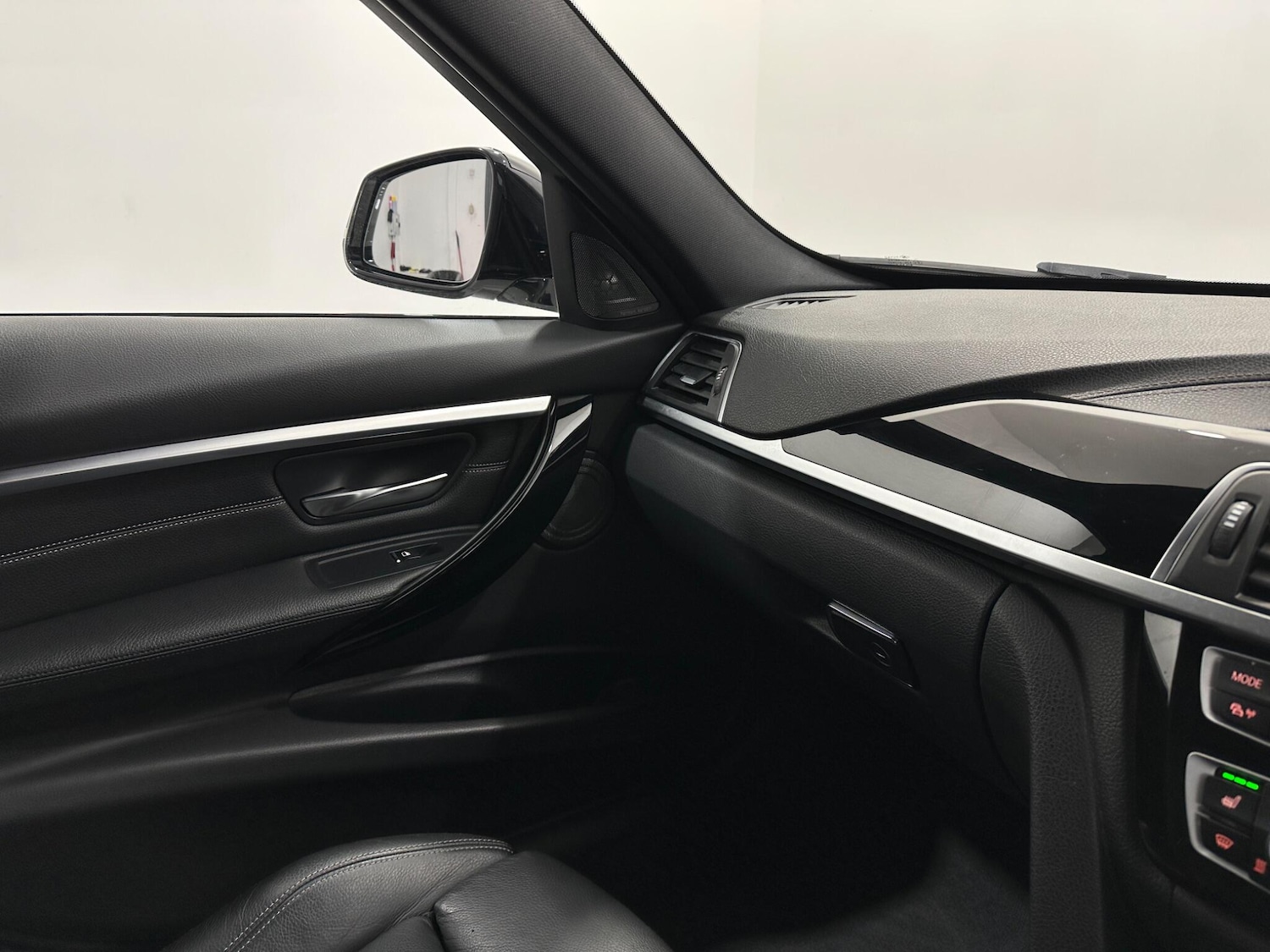 Used BMW 3 Series 2018 for sale - 76964438: Photo 25