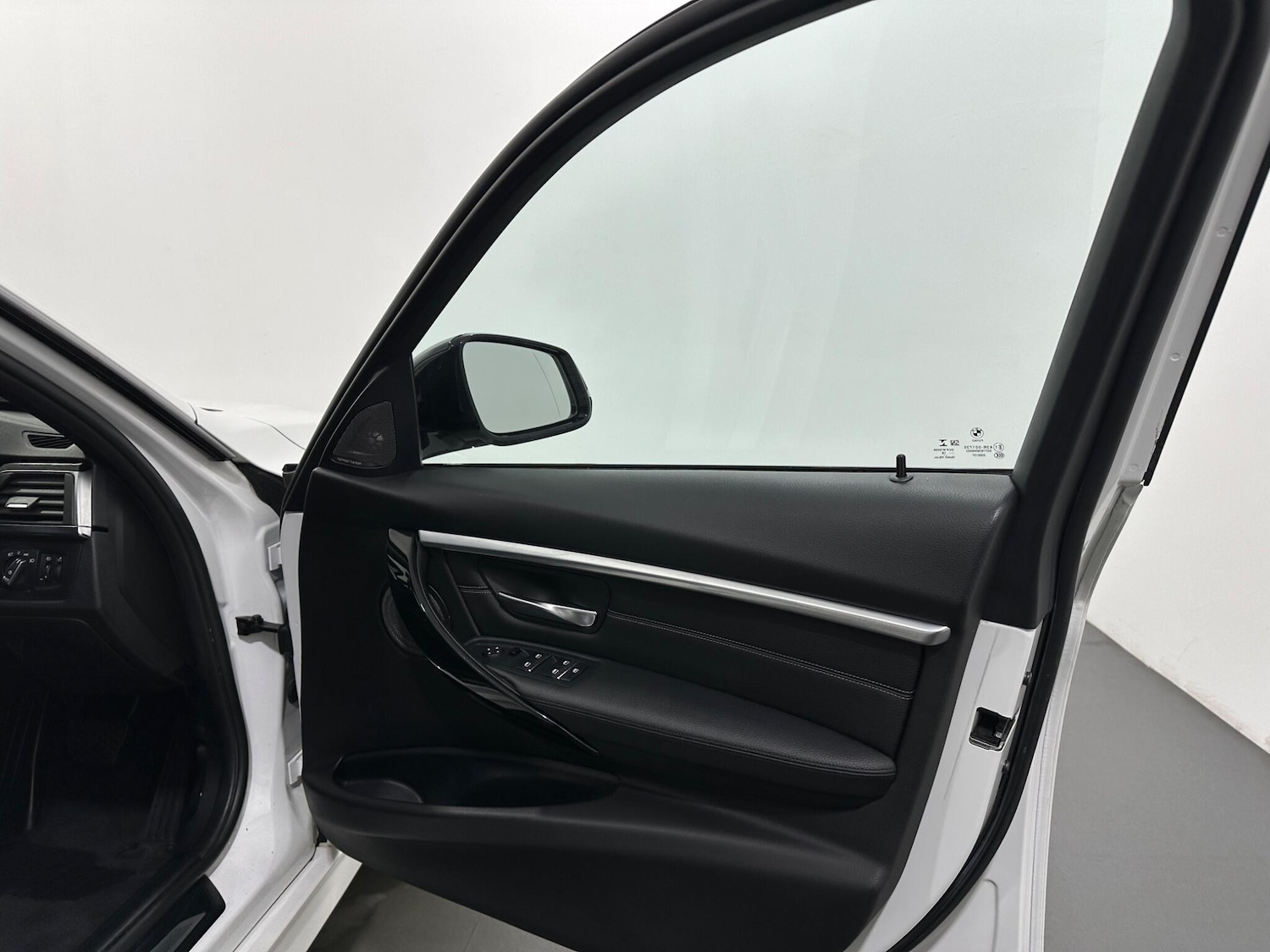 Used BMW 3 Series 2018 for sale - 76964438: Photo 31