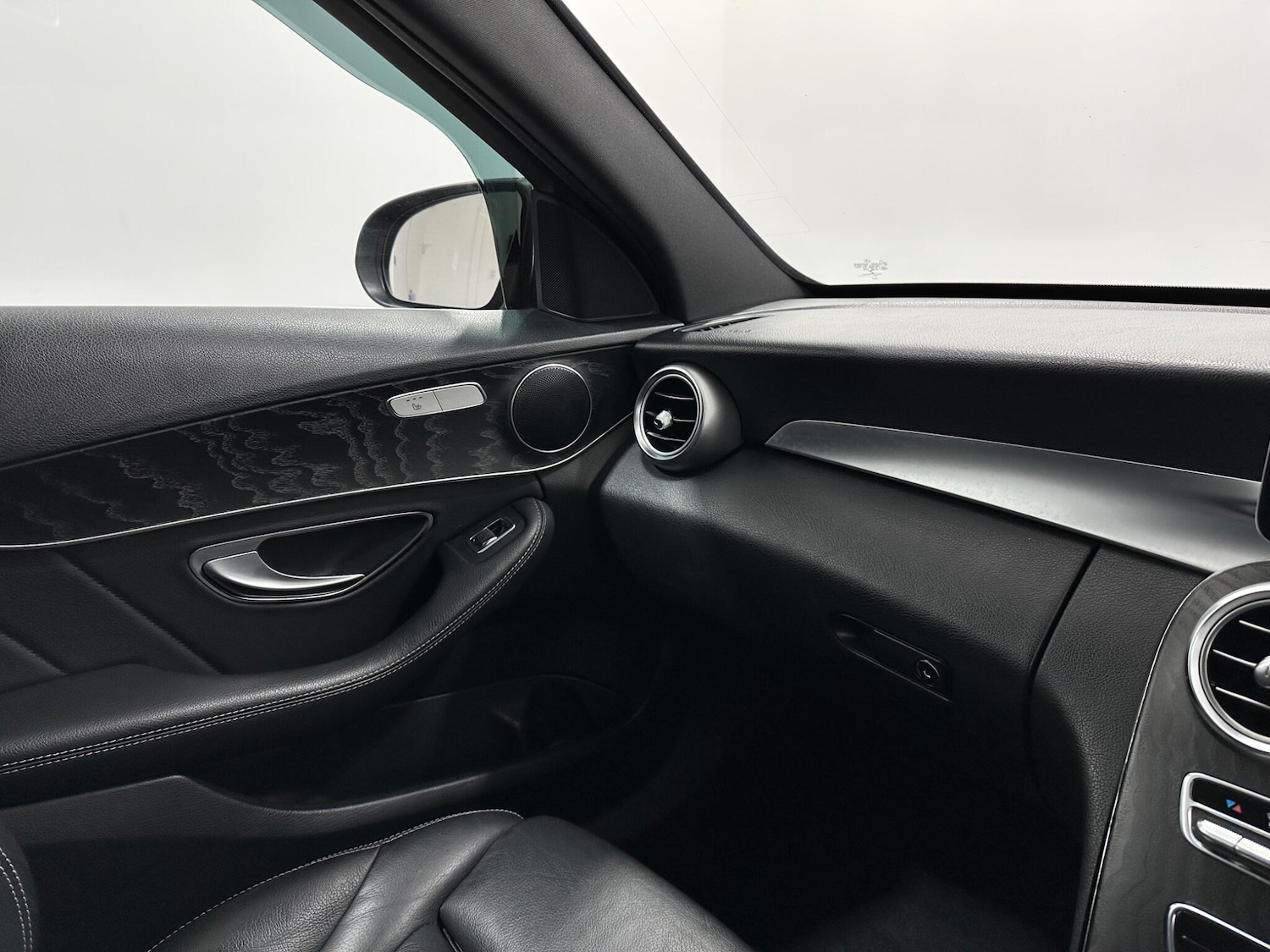 Used Mercedes-Benz C Class 2020 for sale - 77612417: Photo 28