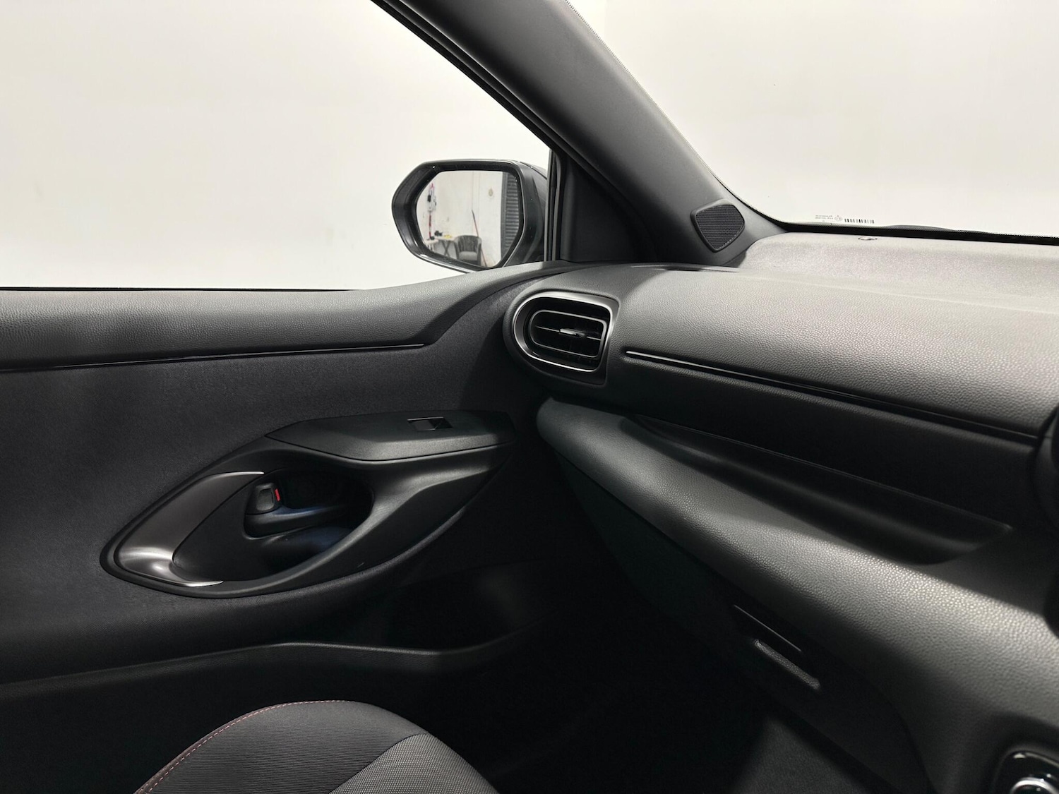 Used Toyota Yaris for sale - 77738212: Photo 25