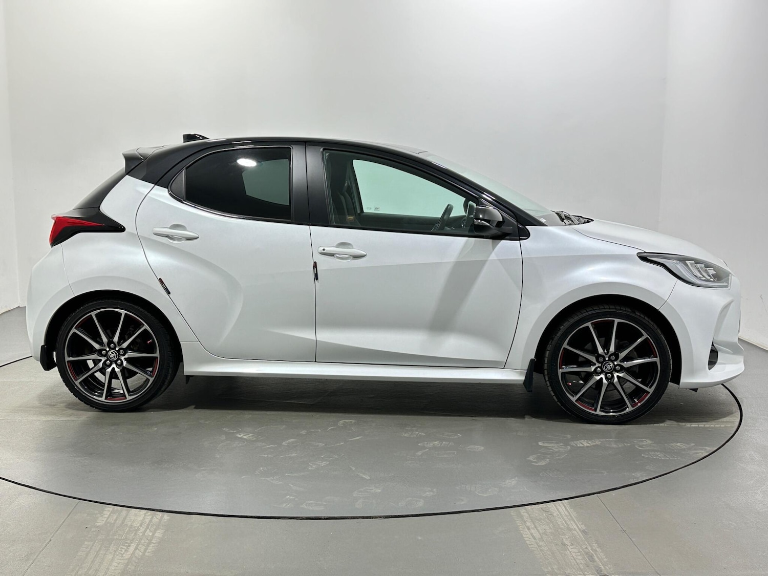 Used Toyota Yaris for sale - 77738212: Photo 9