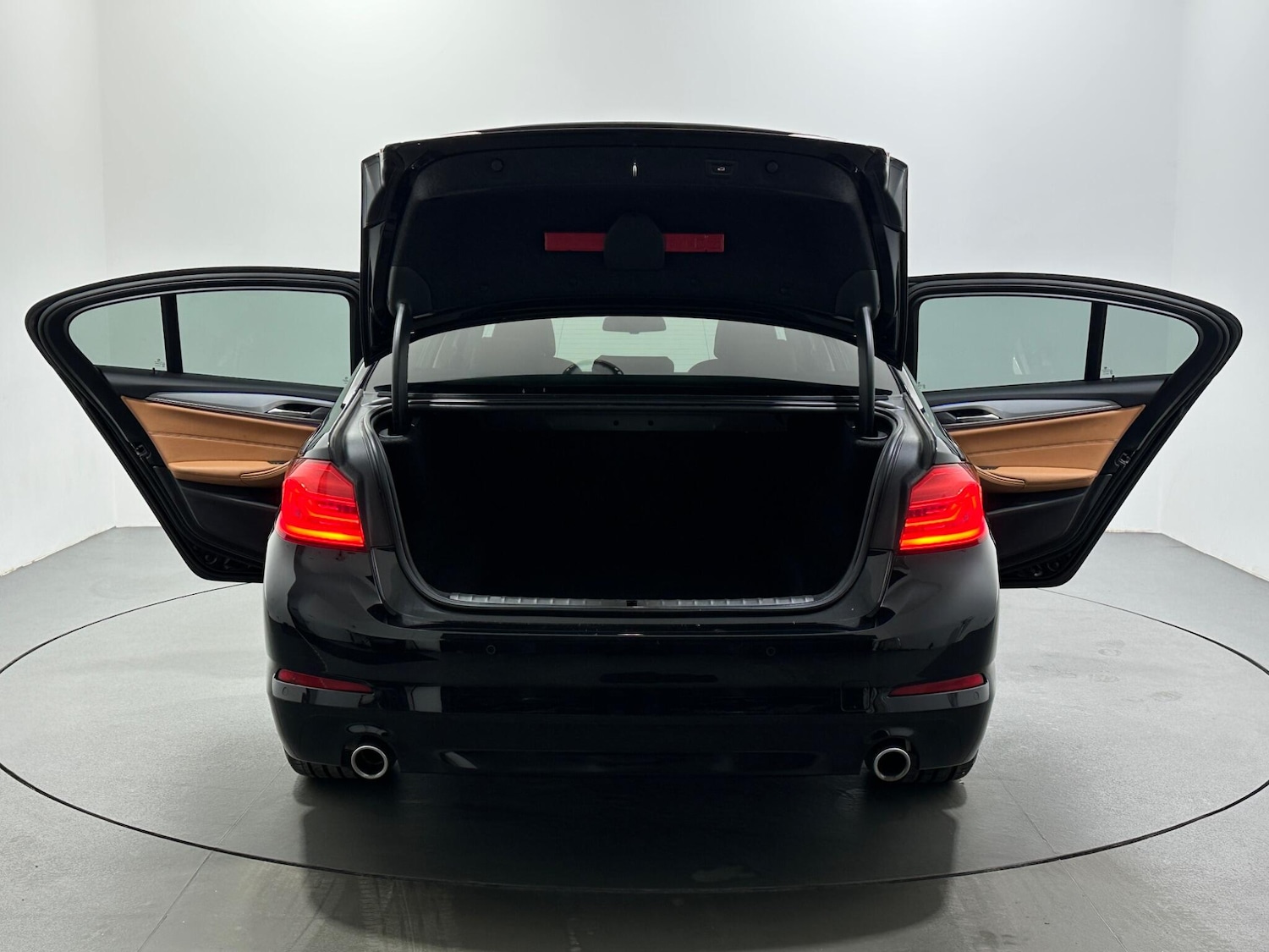 Used BMW 5 Series 2018 for sale - 77387640: Photo 45