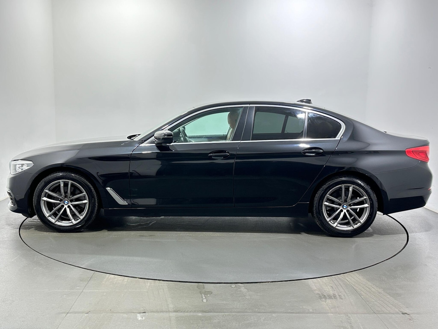 Used BMW 5 Series 2018 for sale - 77387640: Photo 5