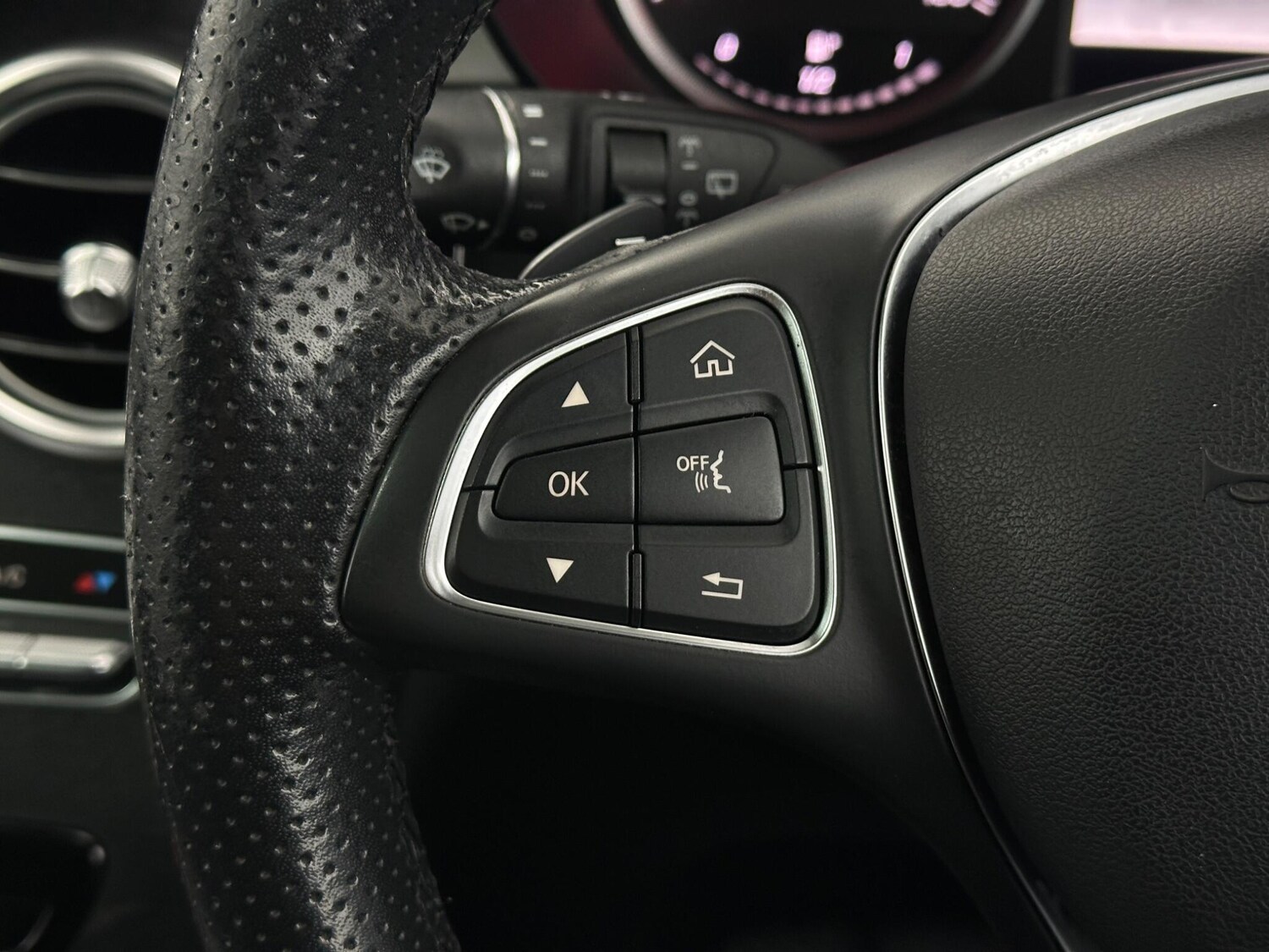 Used Mercedes-Benz GLC 2017 for sale - 77411111: Photo 15