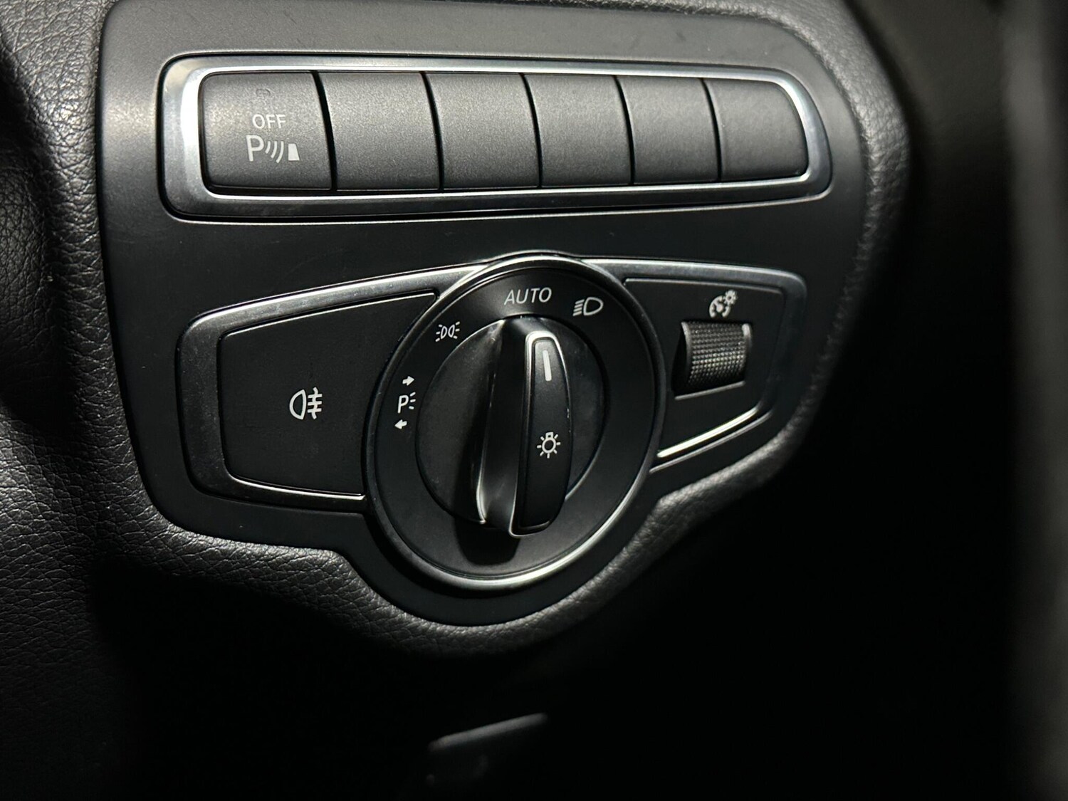 Used Mercedes-Benz GLC 2017 for sale - 77411111: Photo 18