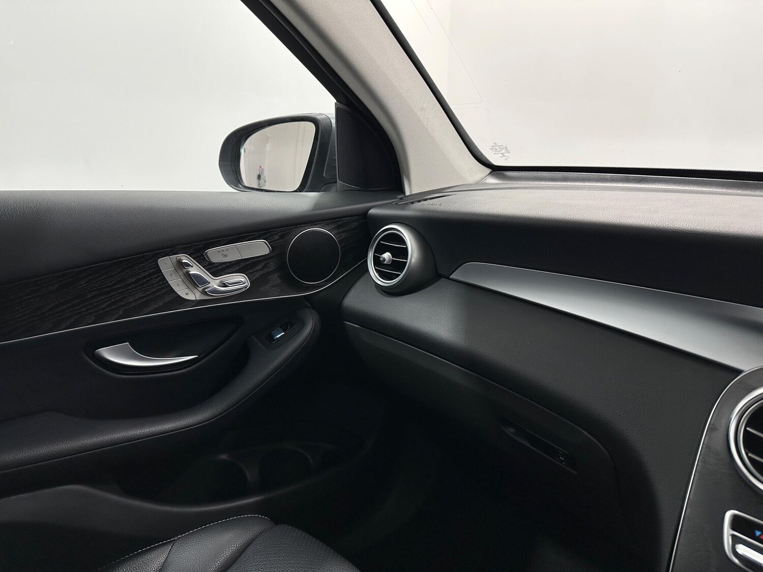 Used Mercedes-Benz GLC 2017 for sale - 77411111: Photo 28