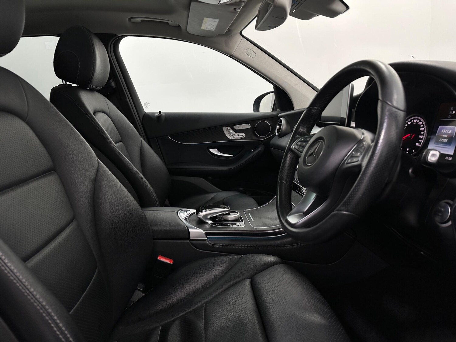 Used Mercedes-Benz GLC 2017 for sale - 77411111: Photo 33