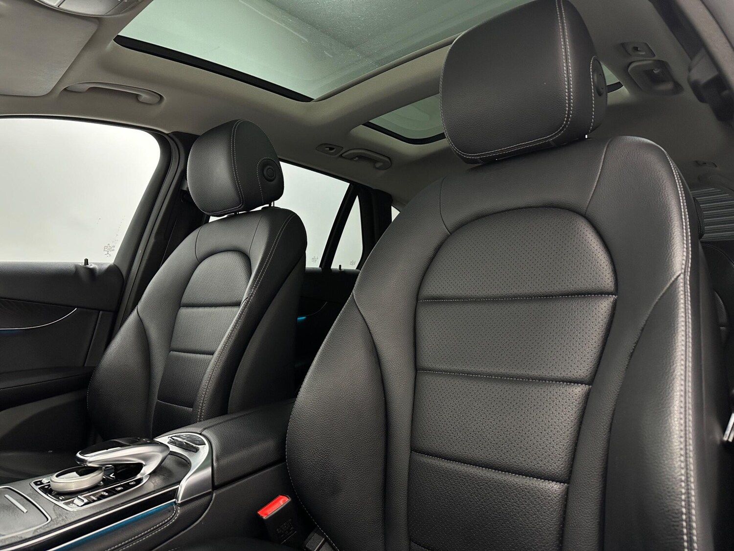 Used Mercedes-Benz GLC 2017 for sale - 77411111: Photo 37