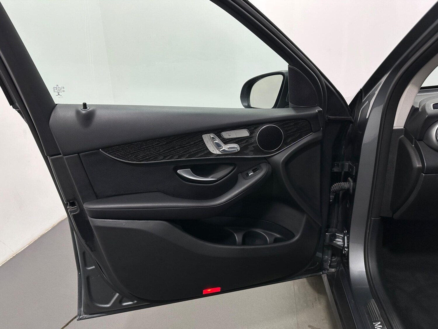 Used Mercedes-Benz GLC 2017 for sale - 77411111: Photo 38