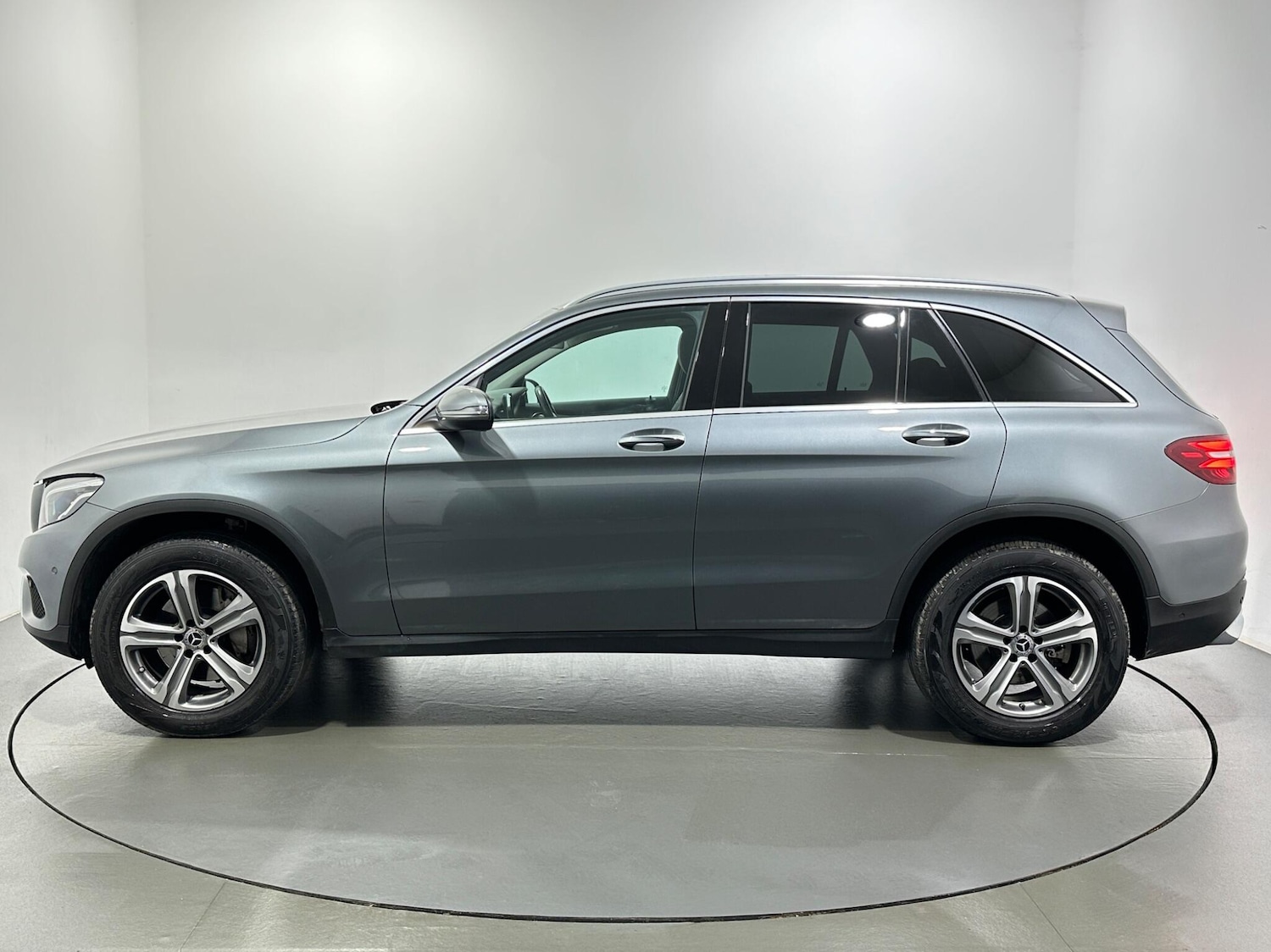 Used Mercedes-Benz GLC 2017 for sale - 77411111: Photo 5