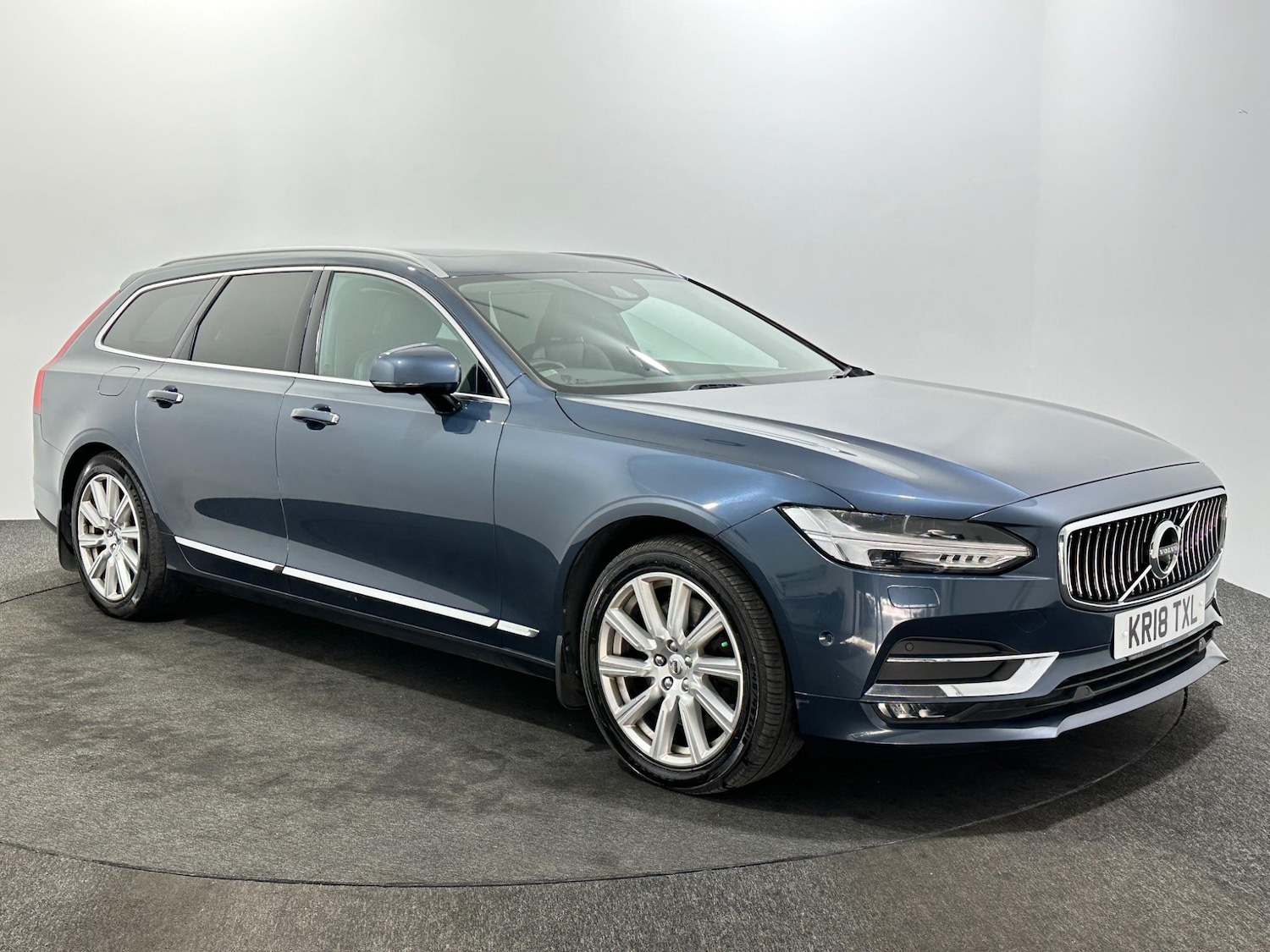 Used Volvo V90 2018 for sale - 76878488: Photo 1