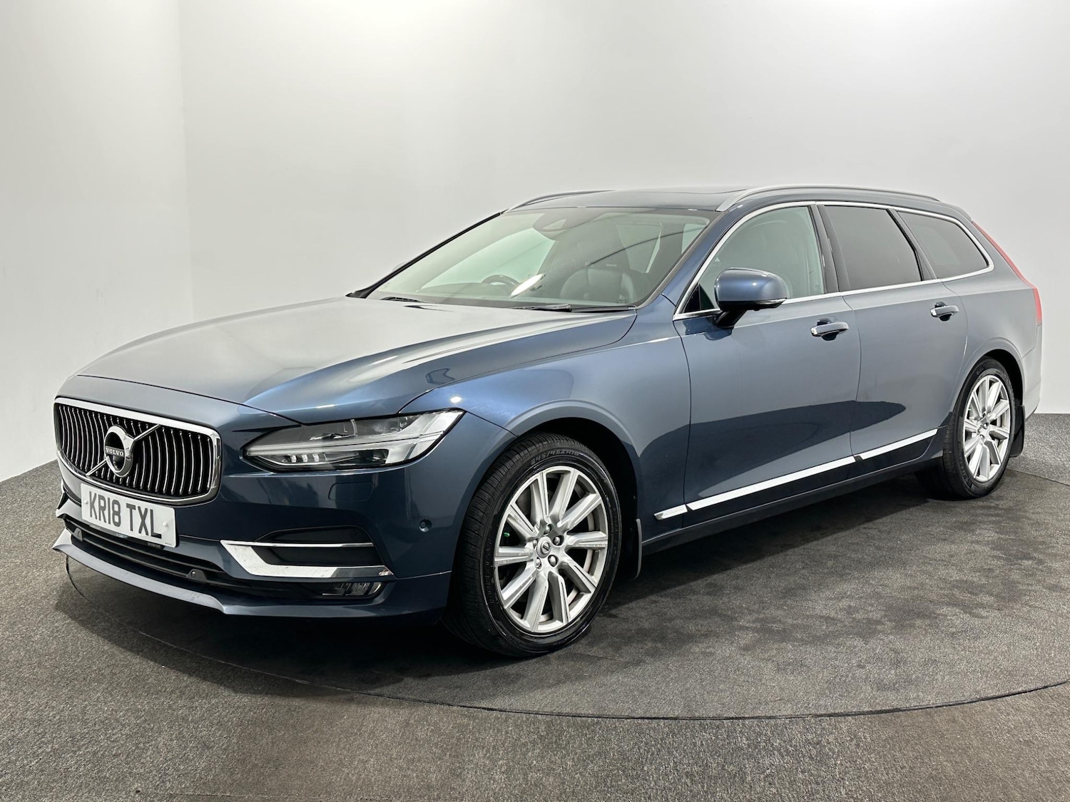 Used Volvo V90 2018 for sale - 76878488: Photo 4