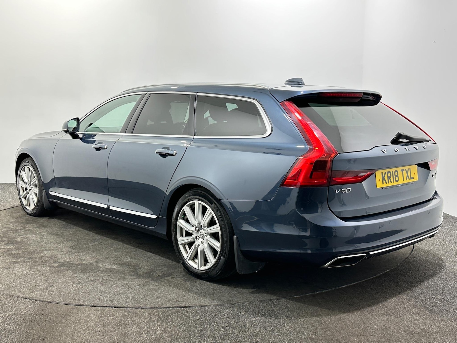 Used Volvo V90 2018 for sale - 76878488: Photo 6