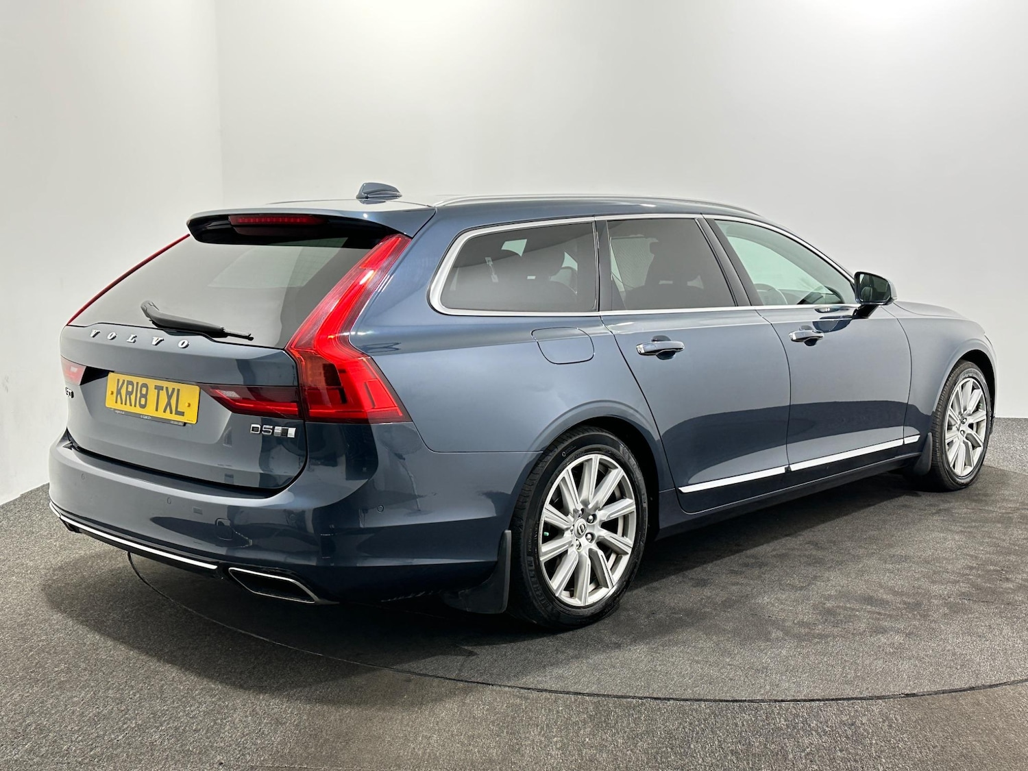 Used Volvo V90 2018 for sale - 76878488: Photo 8