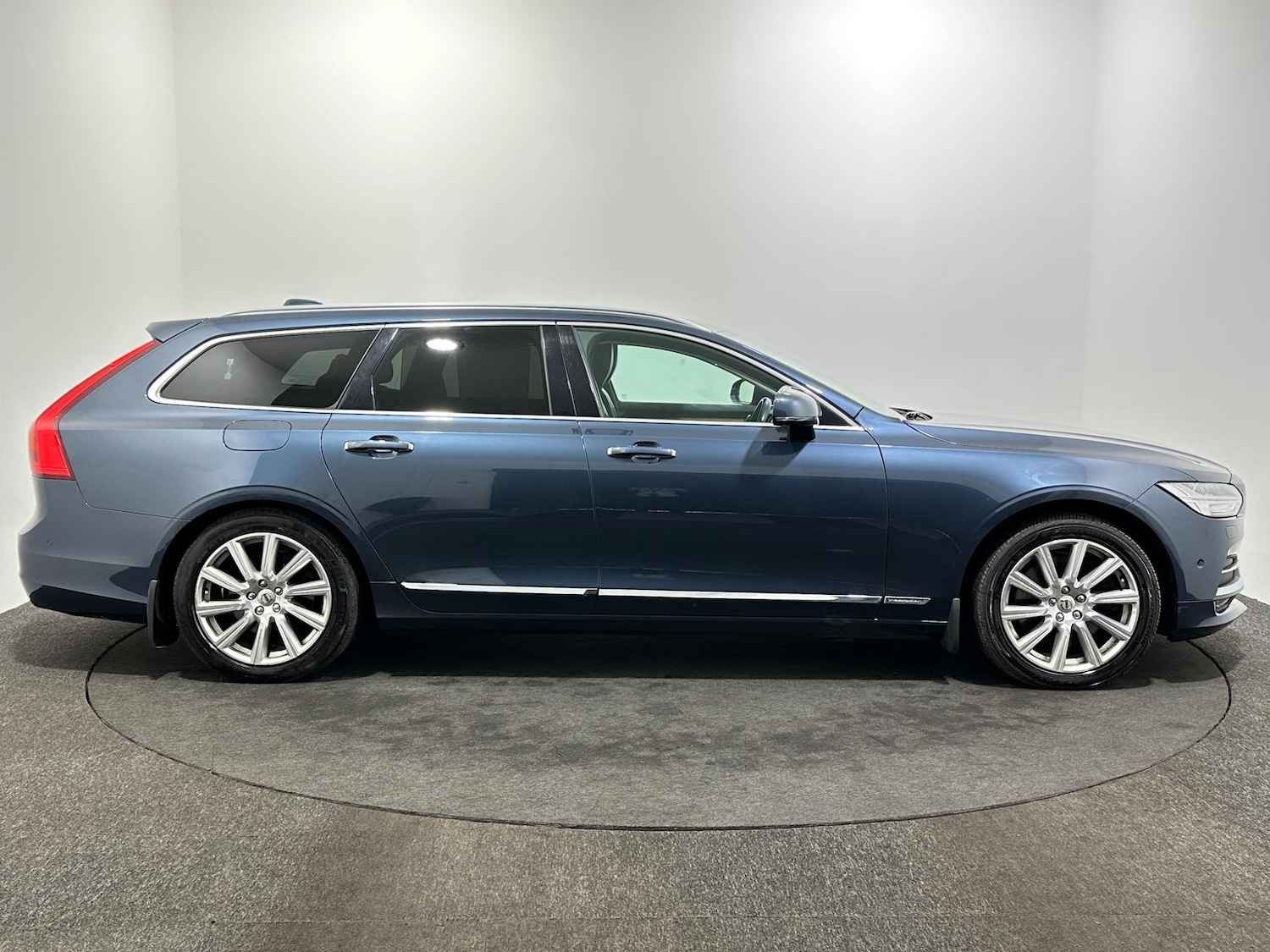 Used Volvo V90 2018 for sale - 76878488: Photo 9