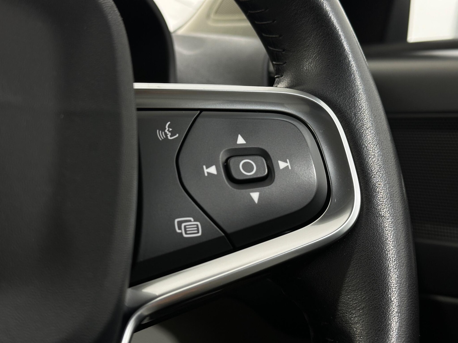 Used Volvo XC40 2020 for sale - 77550377: Photo 15