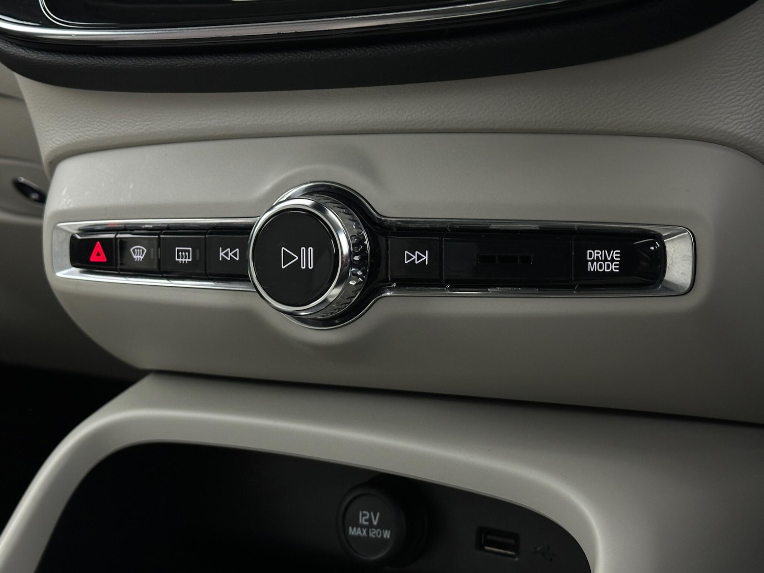 Used Volvo XC40 2020 for sale - 77550377: Photo 21