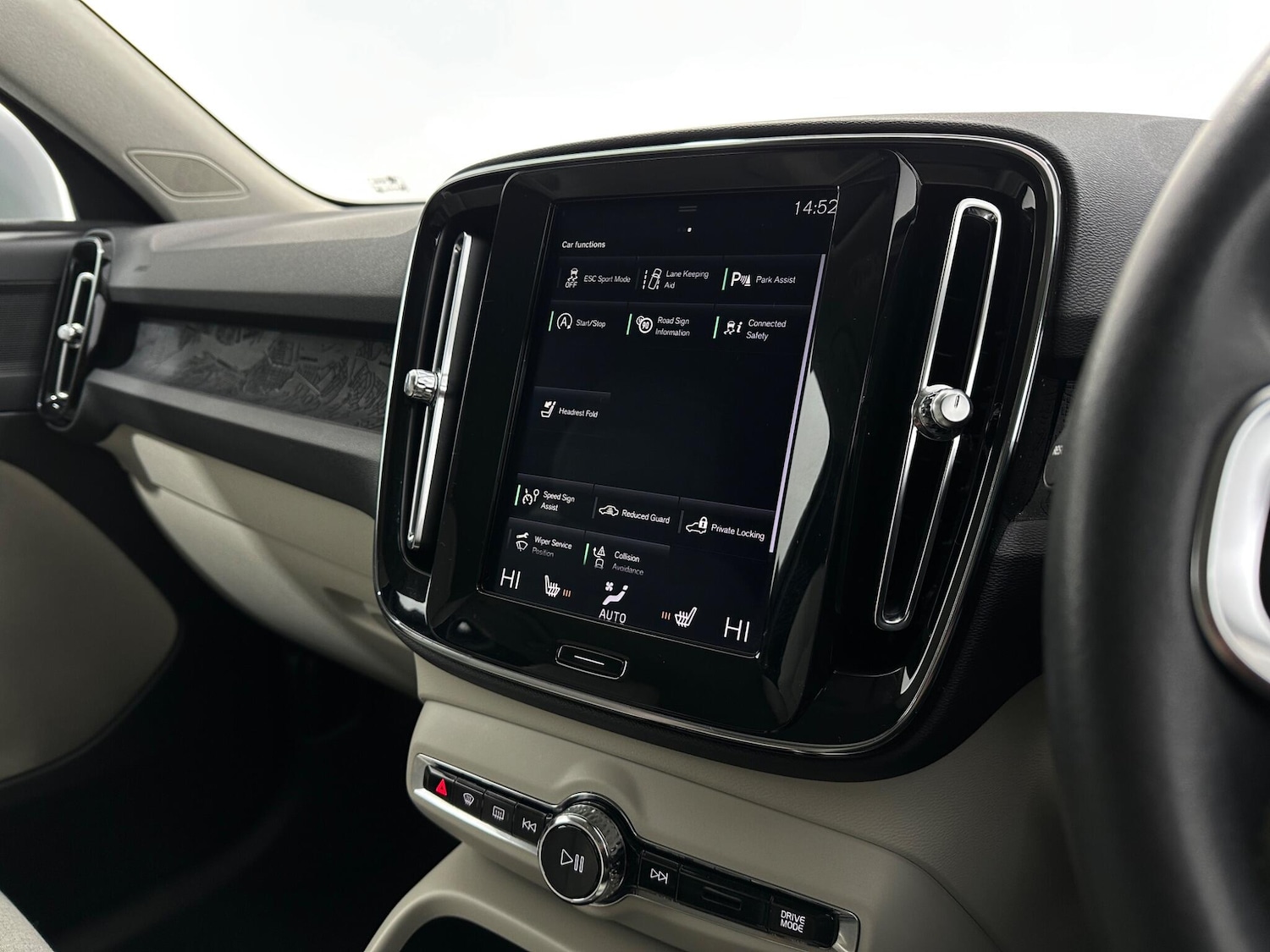 Used Volvo XC40 2020 for sale - 77550377: Photo 24