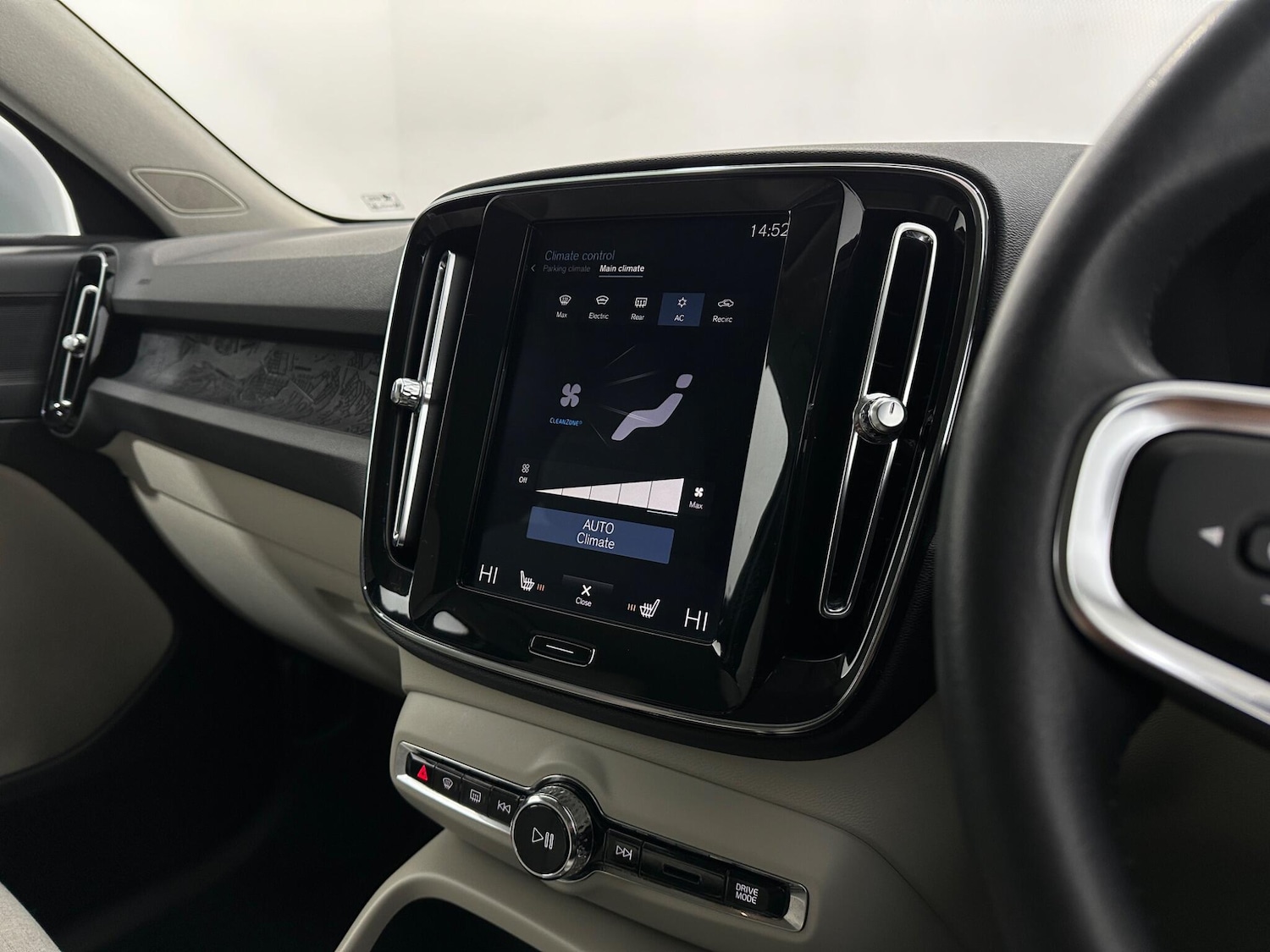 Used Volvo XC40 2020 for sale - 77550377: Photo 26