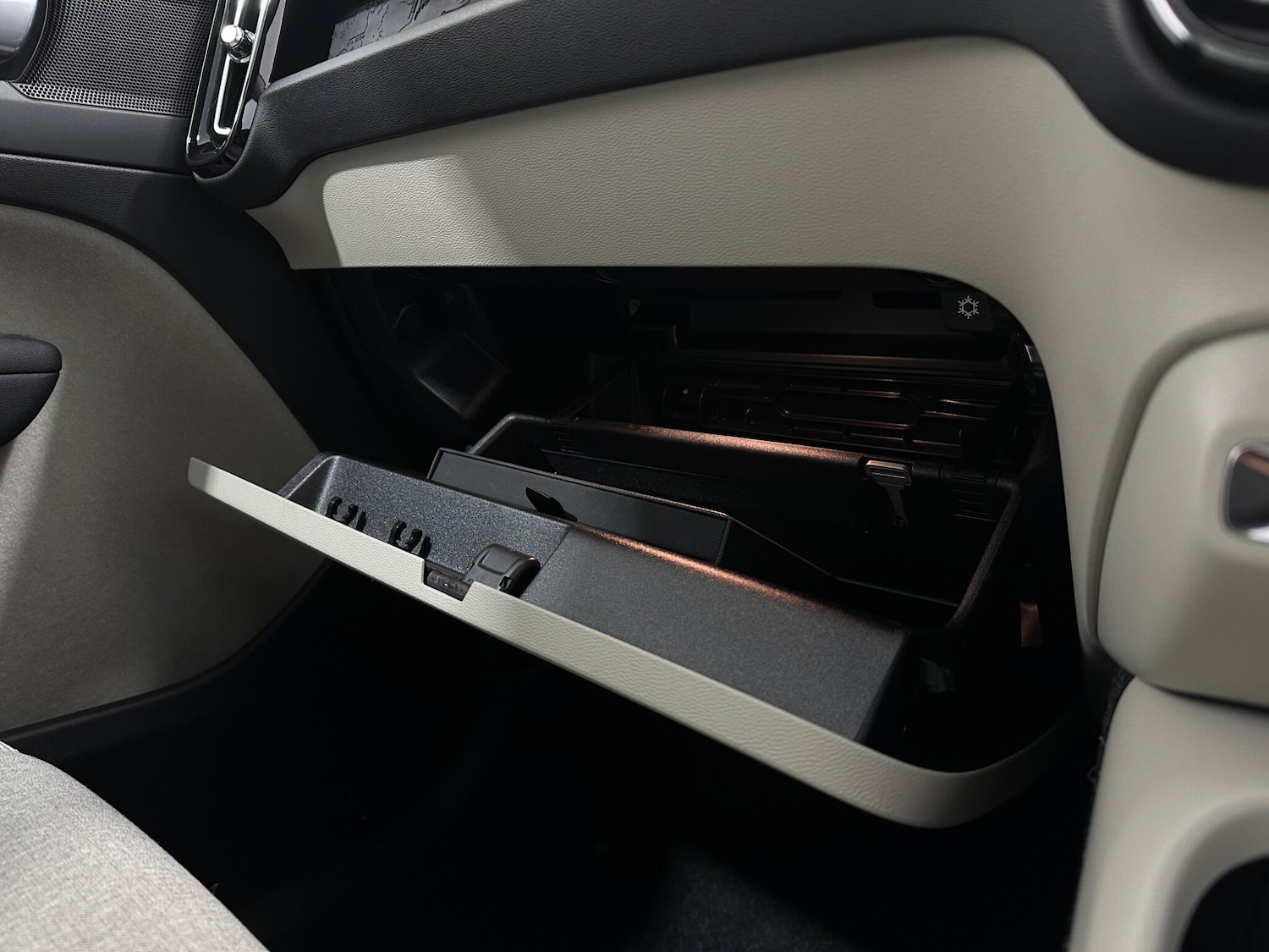 Used Volvo XC40 2020 for sale - 77550377: Photo 29