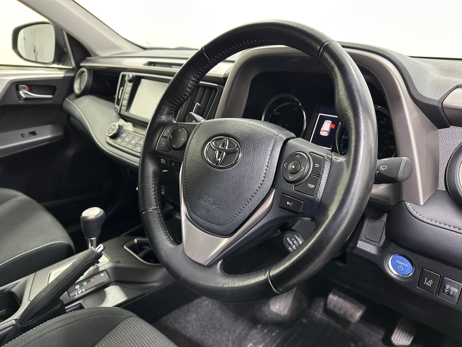 Used Toyota RAV4 2018 for sale - 77016120: Photo 10