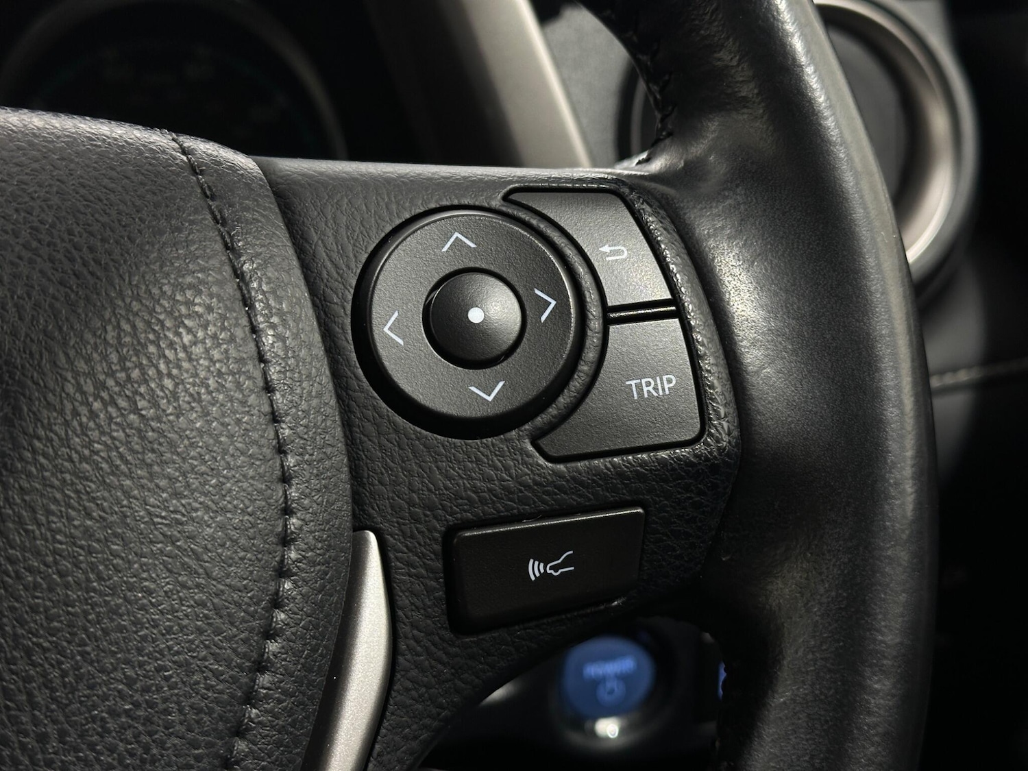 Used Toyota RAV4 2018 for sale - 77016120: Photo 14