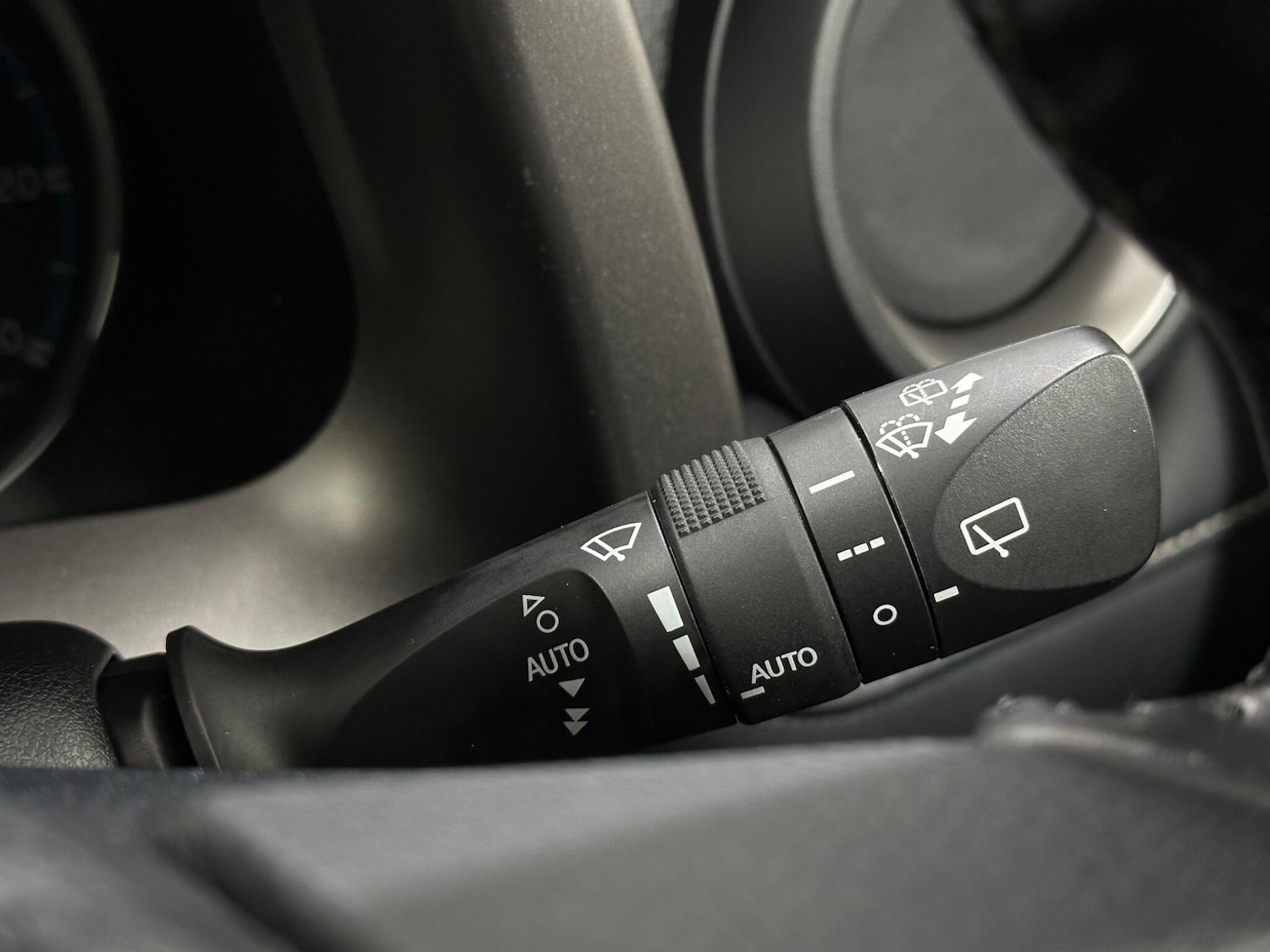 Used Toyota RAV4 2018 for sale - 77016120: Photo 15