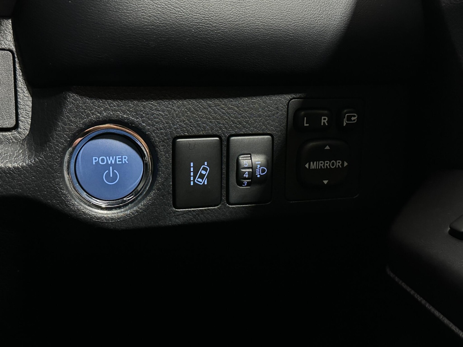 Used Toyota RAV4 2018 for sale - 77016120: Photo 16