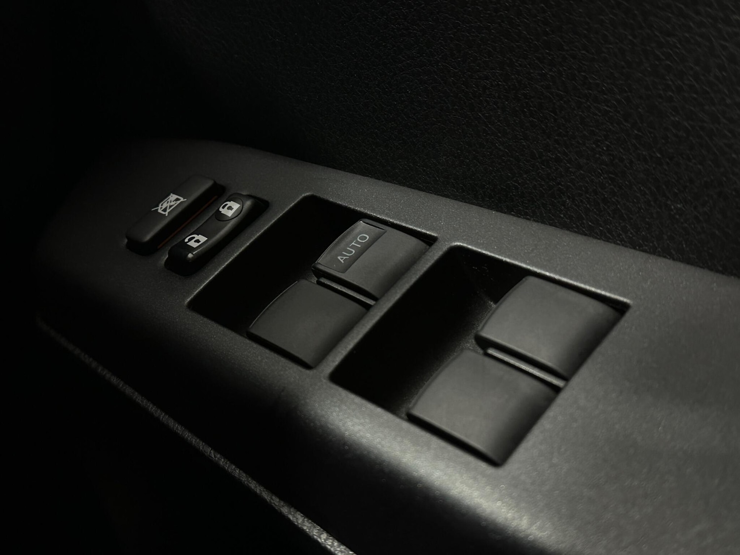 Used Toyota RAV4 2018 for sale - 77016120: Photo 17