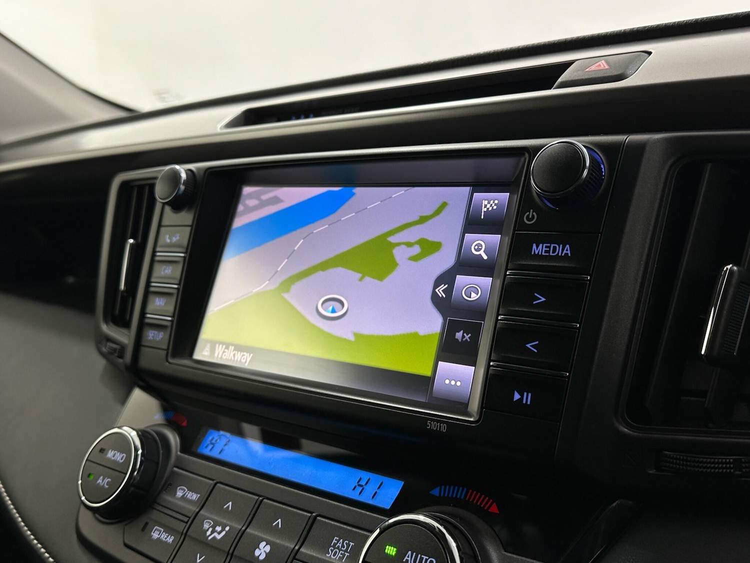 Used Toyota RAV4 2018 for sale - 77016120: Photo 20