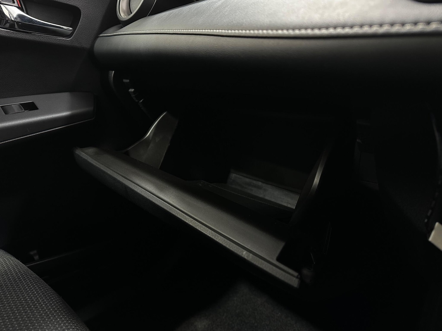 Used Toyota RAV4 2018 for sale - 77016120: Photo 24