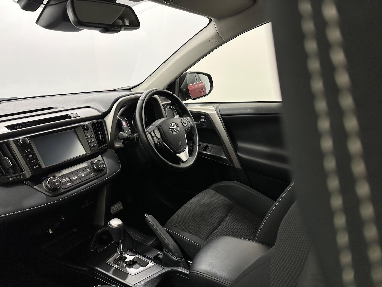 Used Toyota RAV4 2018 for sale - 77016120: Photo 26