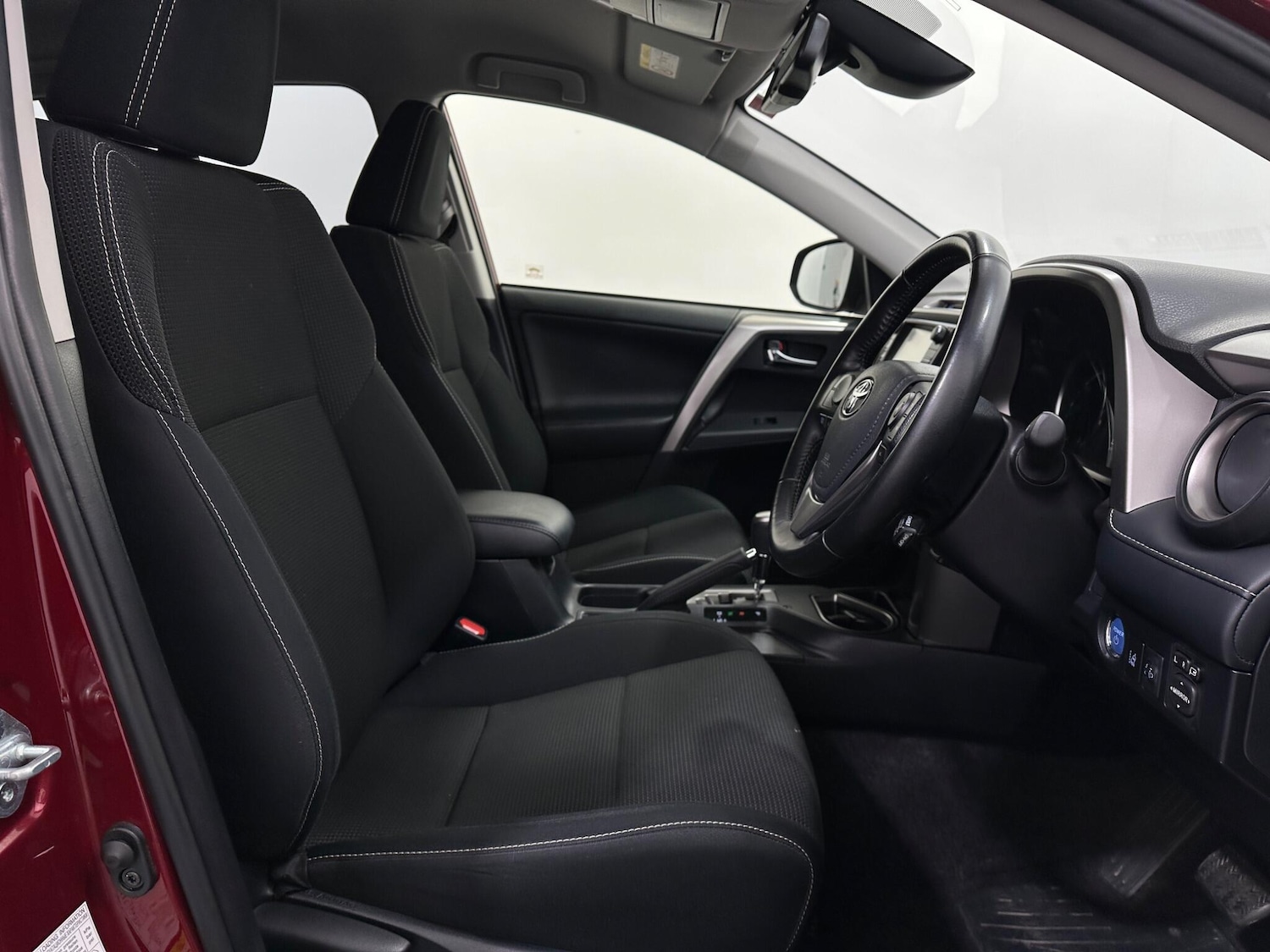 Used Toyota RAV4 2018 for sale - 77016120: Photo 27