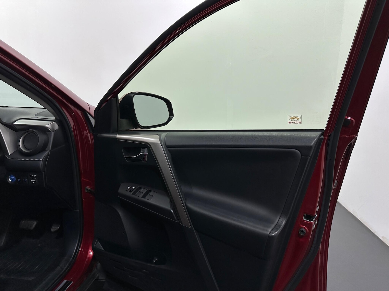 Used Toyota RAV4 2018 for sale - 77016120: Photo 30