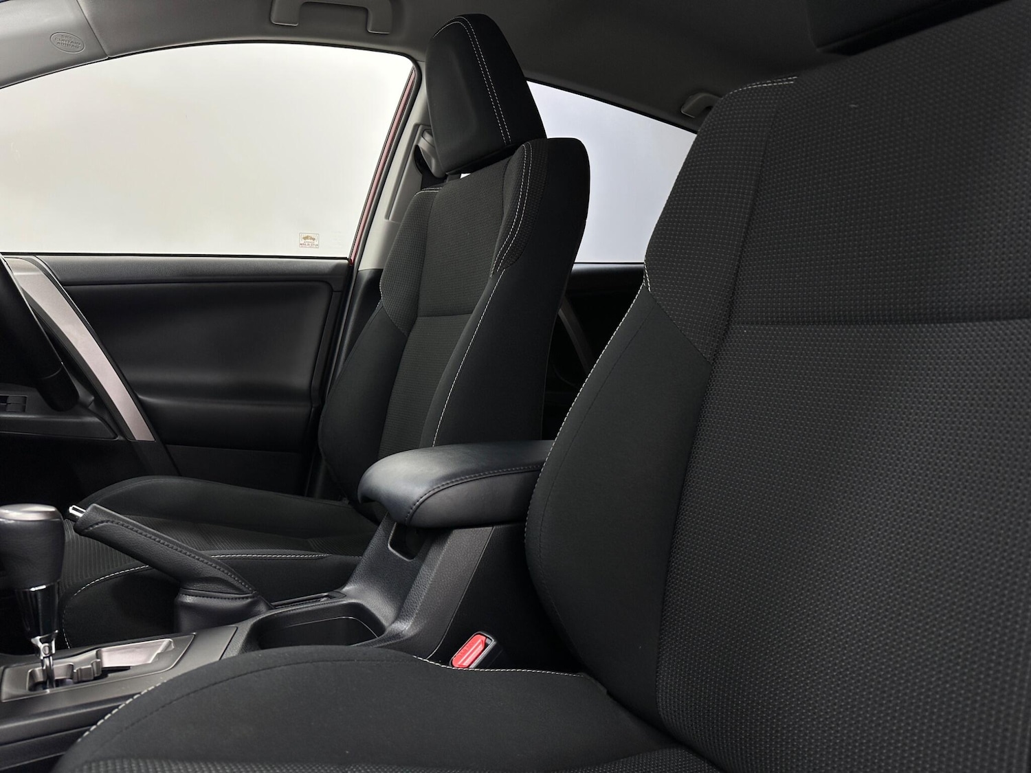 Used Toyota RAV4 2018 for sale - 77016120: Photo 32