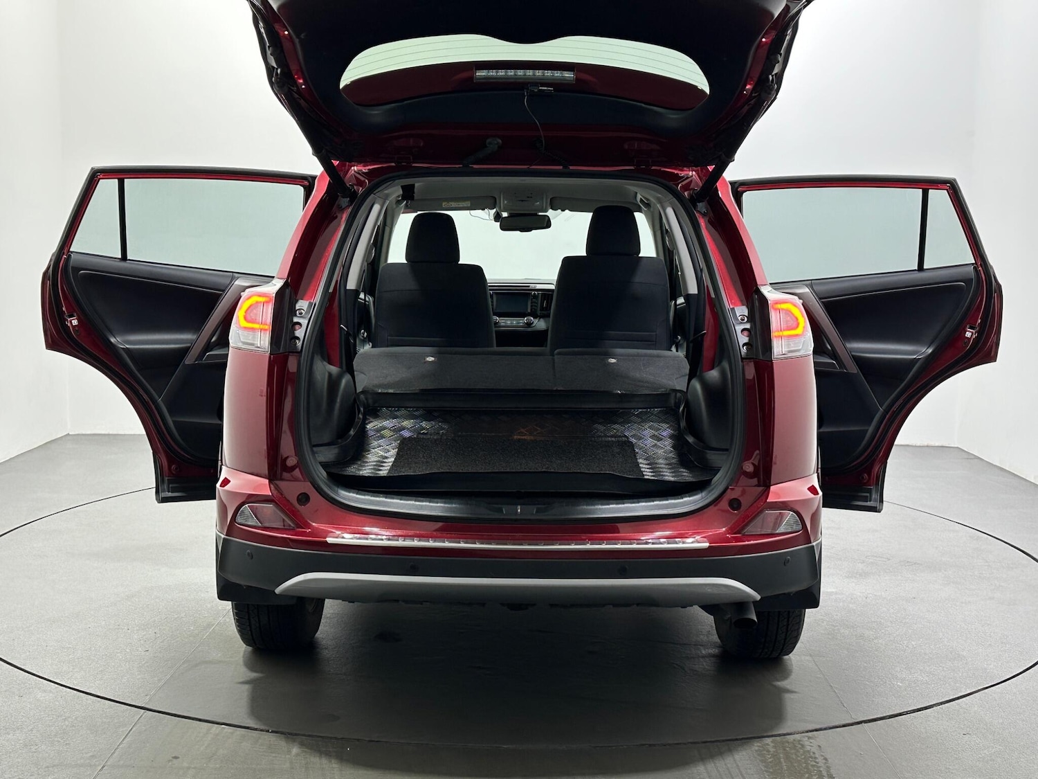 Used Toyota RAV4 2018 for sale - 77016120: Photo 41