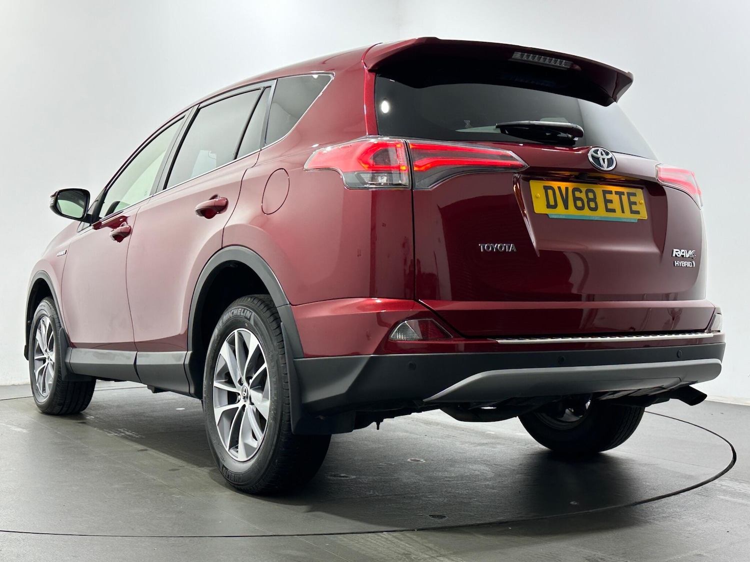 Used Toyota RAV4 2018 for sale - 77016120: Photo 46