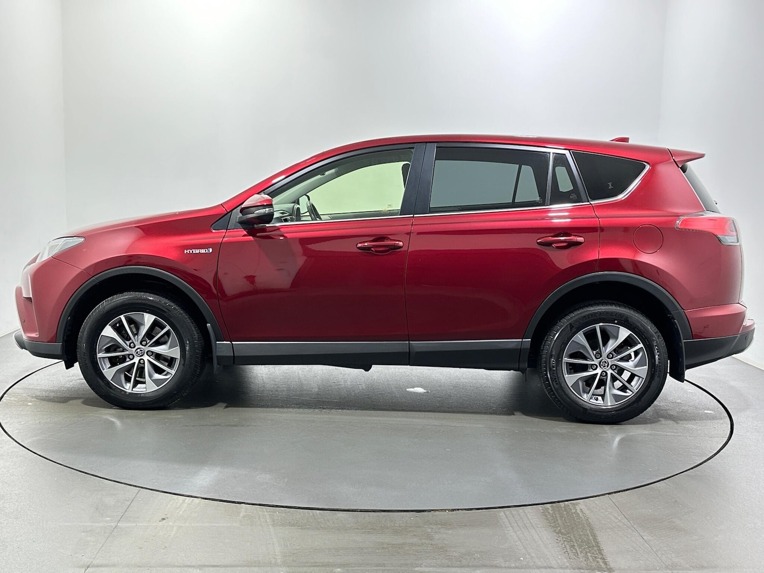 Used Toyota RAV4 2018 for sale - 77016120: Photo 5
