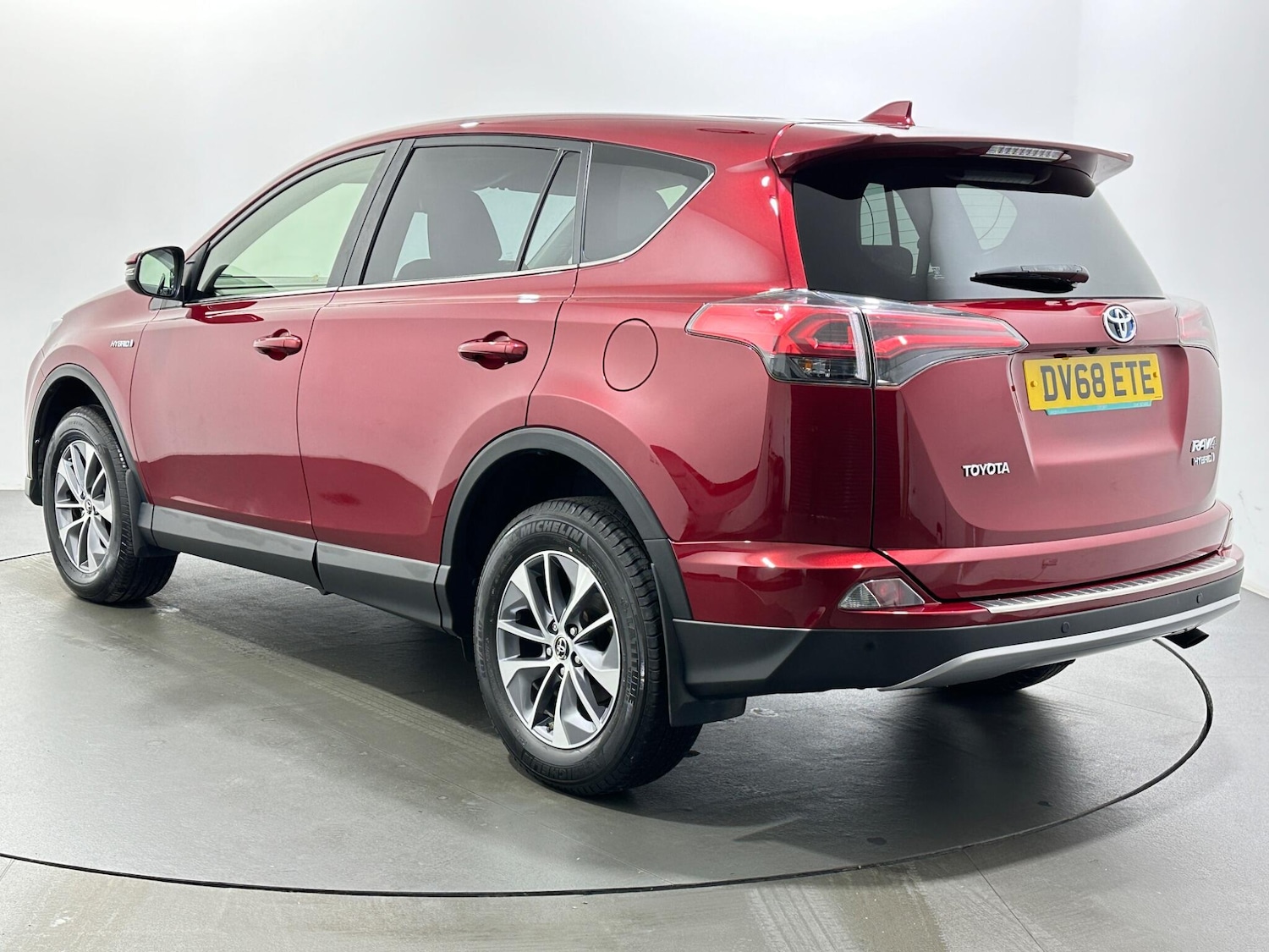 Used Toyota RAV4 2018 for sale - 77016120: Photo 6