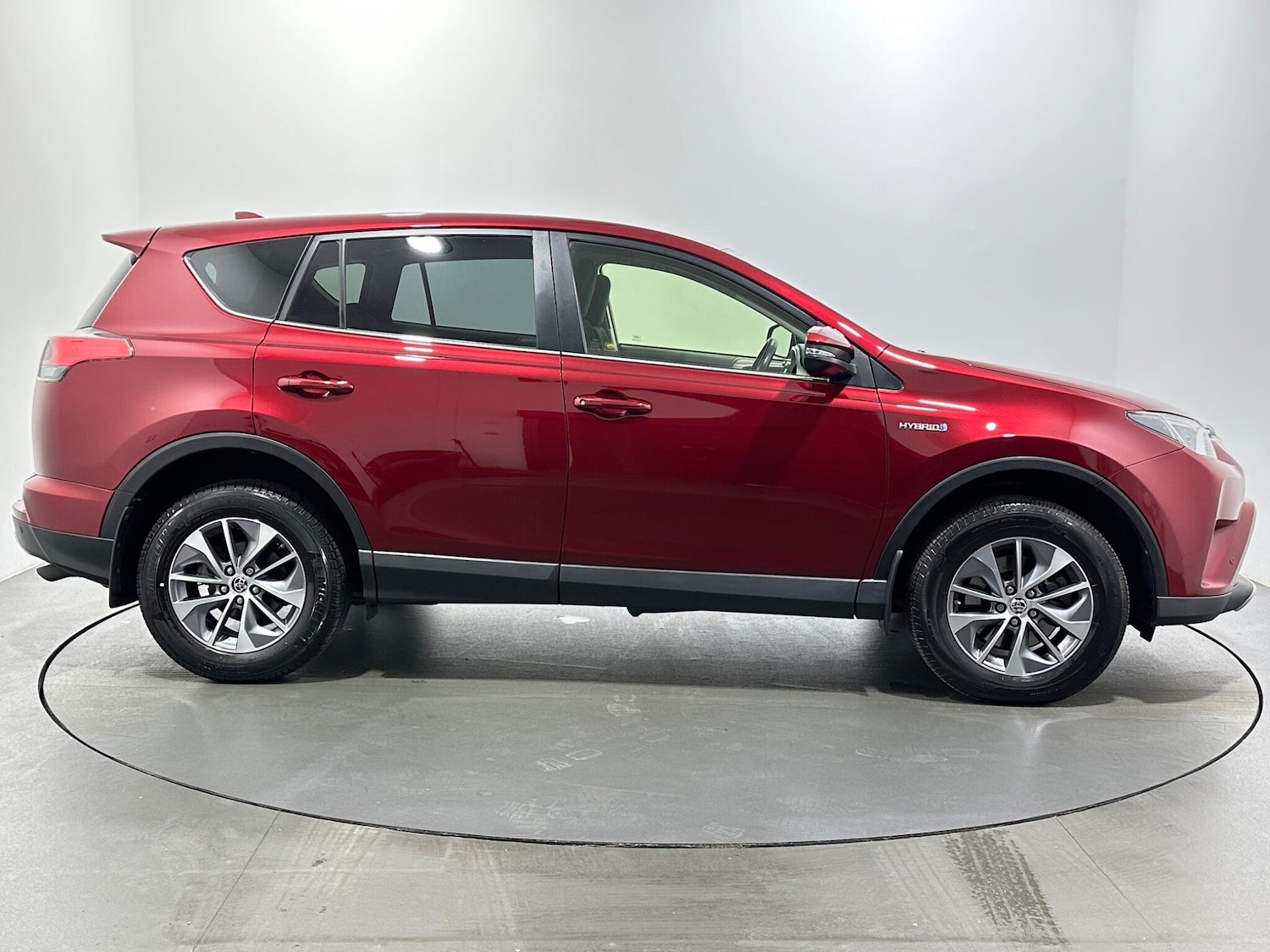 Used Toyota RAV4 2018 for sale - 77016120: Photo 9