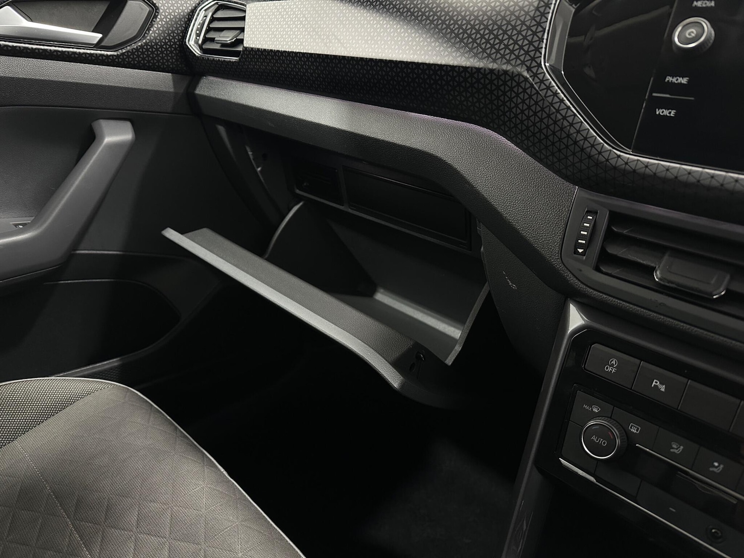 Used Volkswagen T-Cross 2020 for sale - 77174915: Photo 25