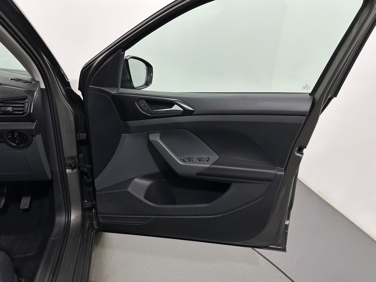 Used Volkswagen T-Cross 2020 for sale - 77174915: Photo 31