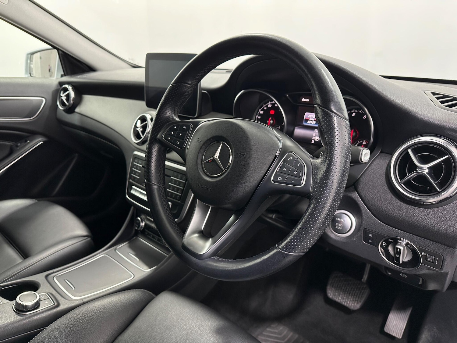 Used Mercedes-Benz GLA 2018 for sale - 76878891: Photo 10