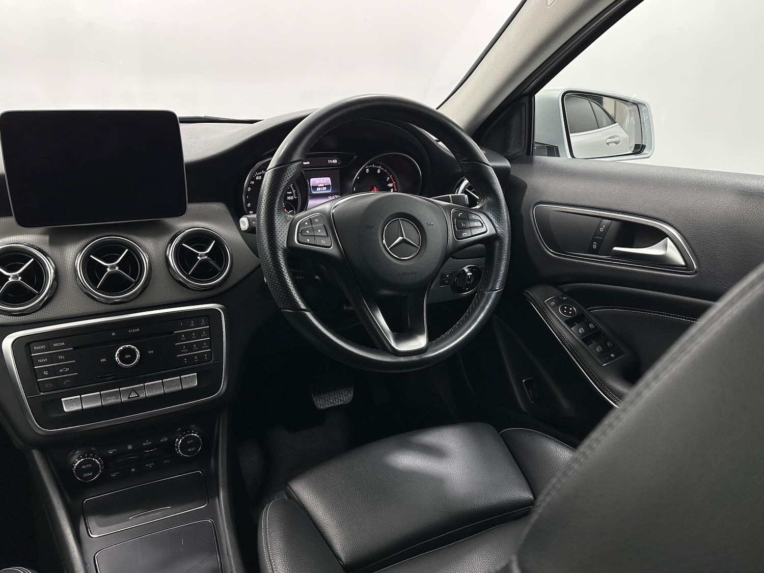 Used Mercedes-Benz GLA 2018 for sale - 76878891: Photo 11