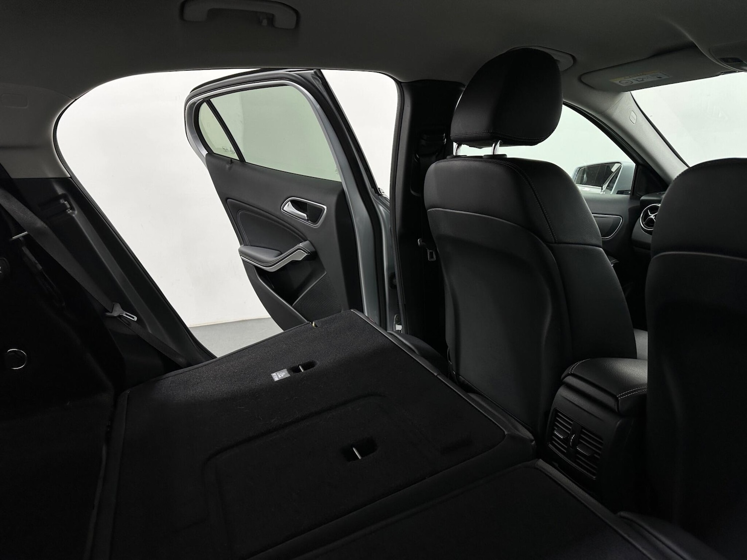 Used Mercedes-Benz GLA 2018 for sale - 76878891: Photo 46