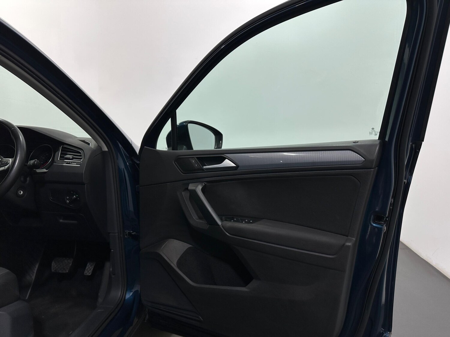 Used Volkswagen Tiguan 2021 for sale - 78157119: Photo 35