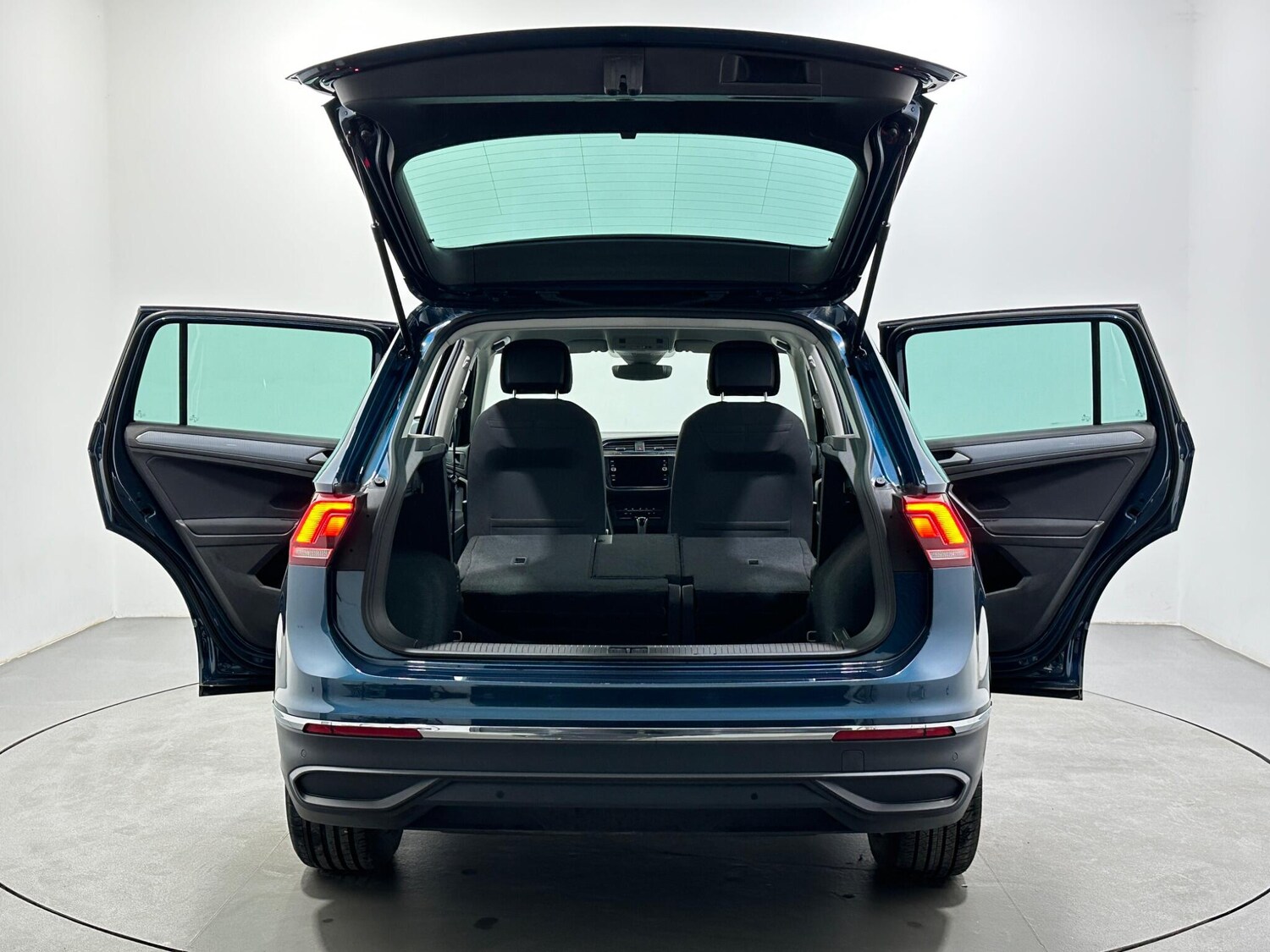 Used Volkswagen Tiguan 2021 for sale - 78157119: Photo 46