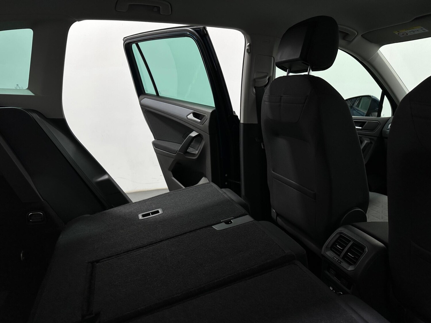 Used Volkswagen Tiguan 2021 for sale - 78157119: Photo 48