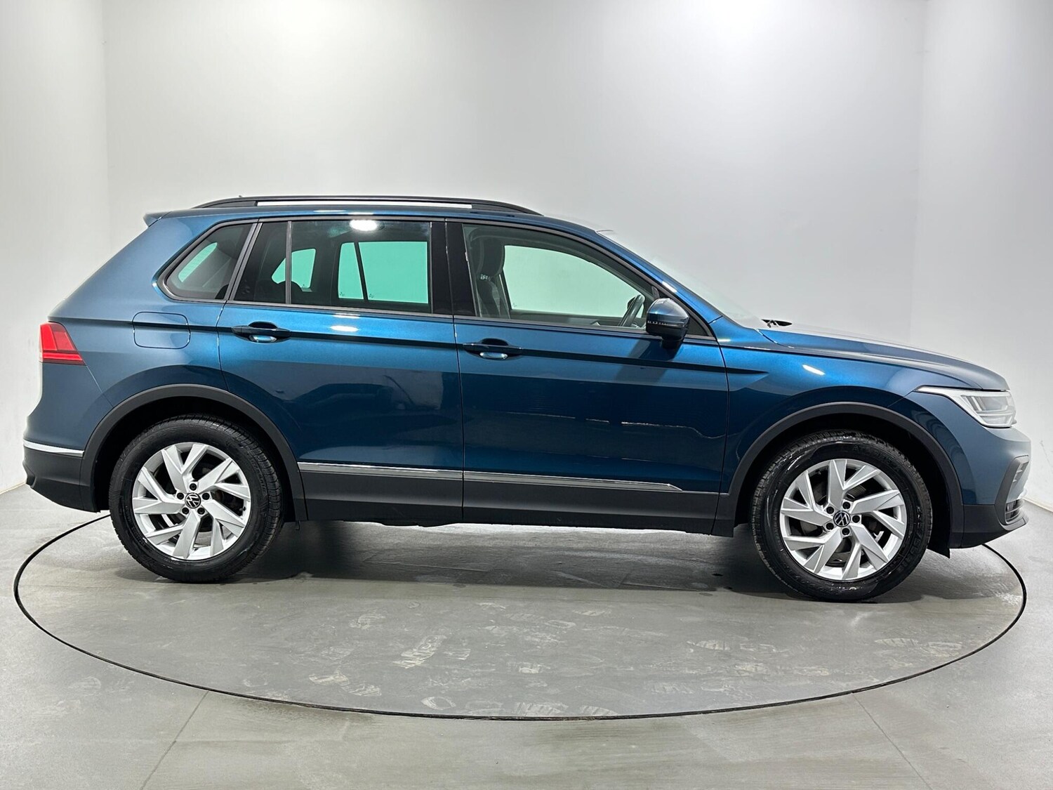 Used Volkswagen Tiguan 2021 for sale - 78157119: Photo 9