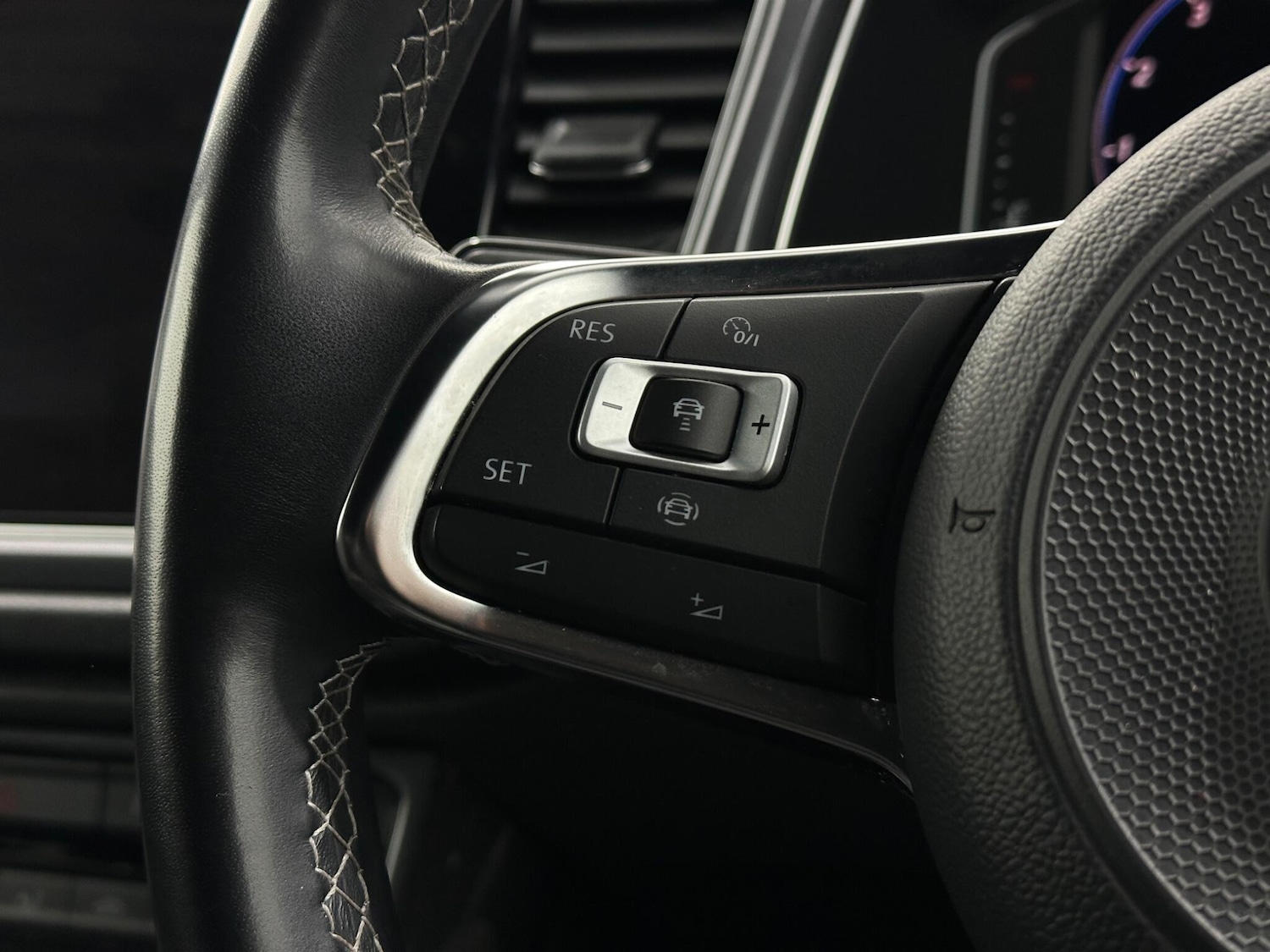 Used Volkswagen T-Roc for sale - 78085740: Photo 14